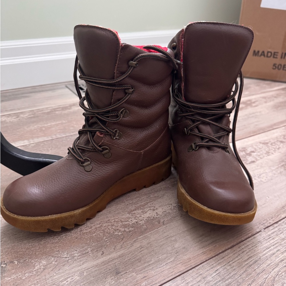 Cougar Pillow Boots